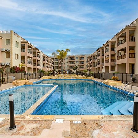 Sunny View - A Stunning Apartment With Private Rooftop Paphos Buitenkant foto