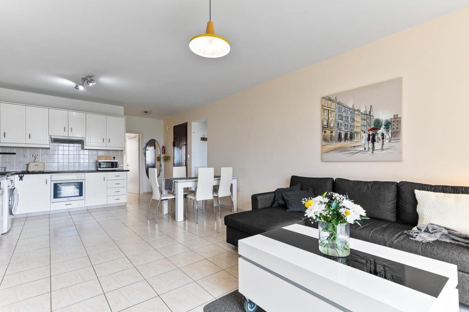 Sunny View - A Stunning Apartment With Private Rooftop Paphos Buitenkant foto