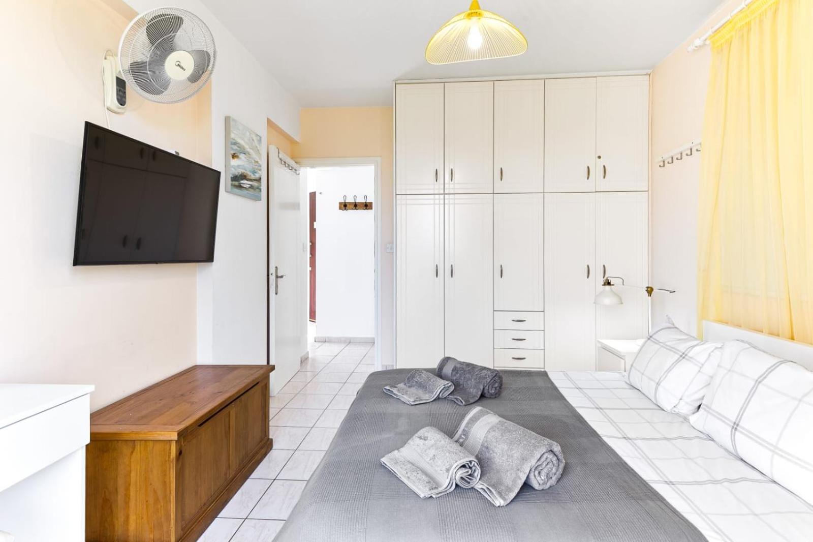 Sunny View - A Stunning Apartment With Private Rooftop Paphos Buitenkant foto
