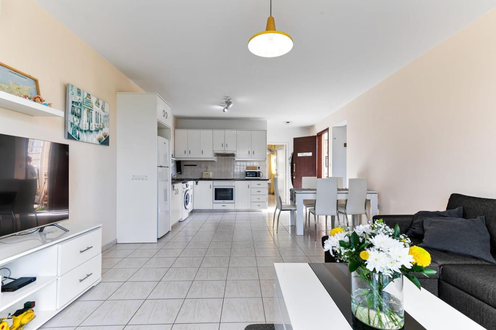 Sunny View - A Stunning Apartment With Private Rooftop Paphos Buitenkant foto
