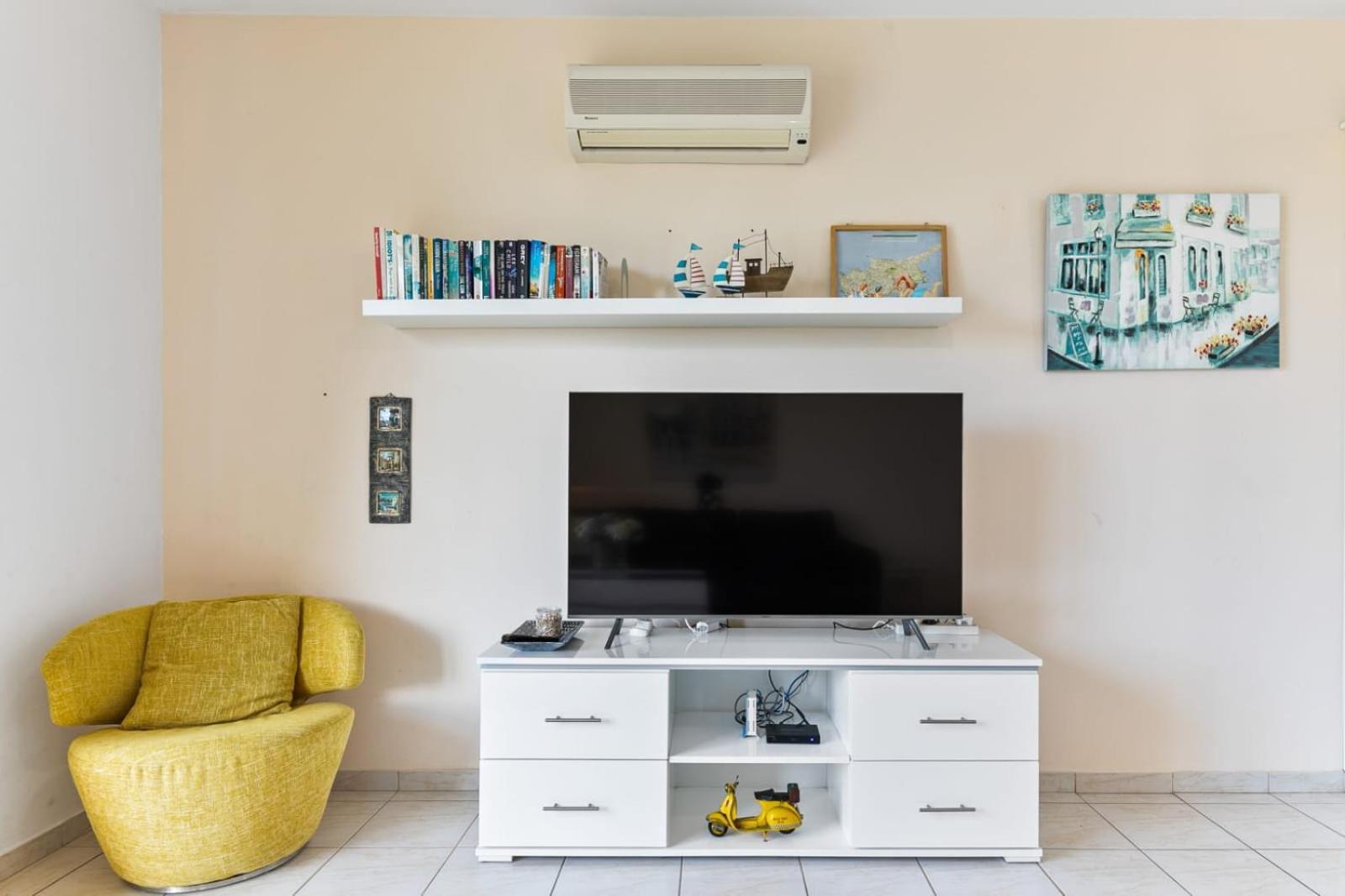 Sunny View - A Stunning Apartment With Private Rooftop Paphos Buitenkant foto