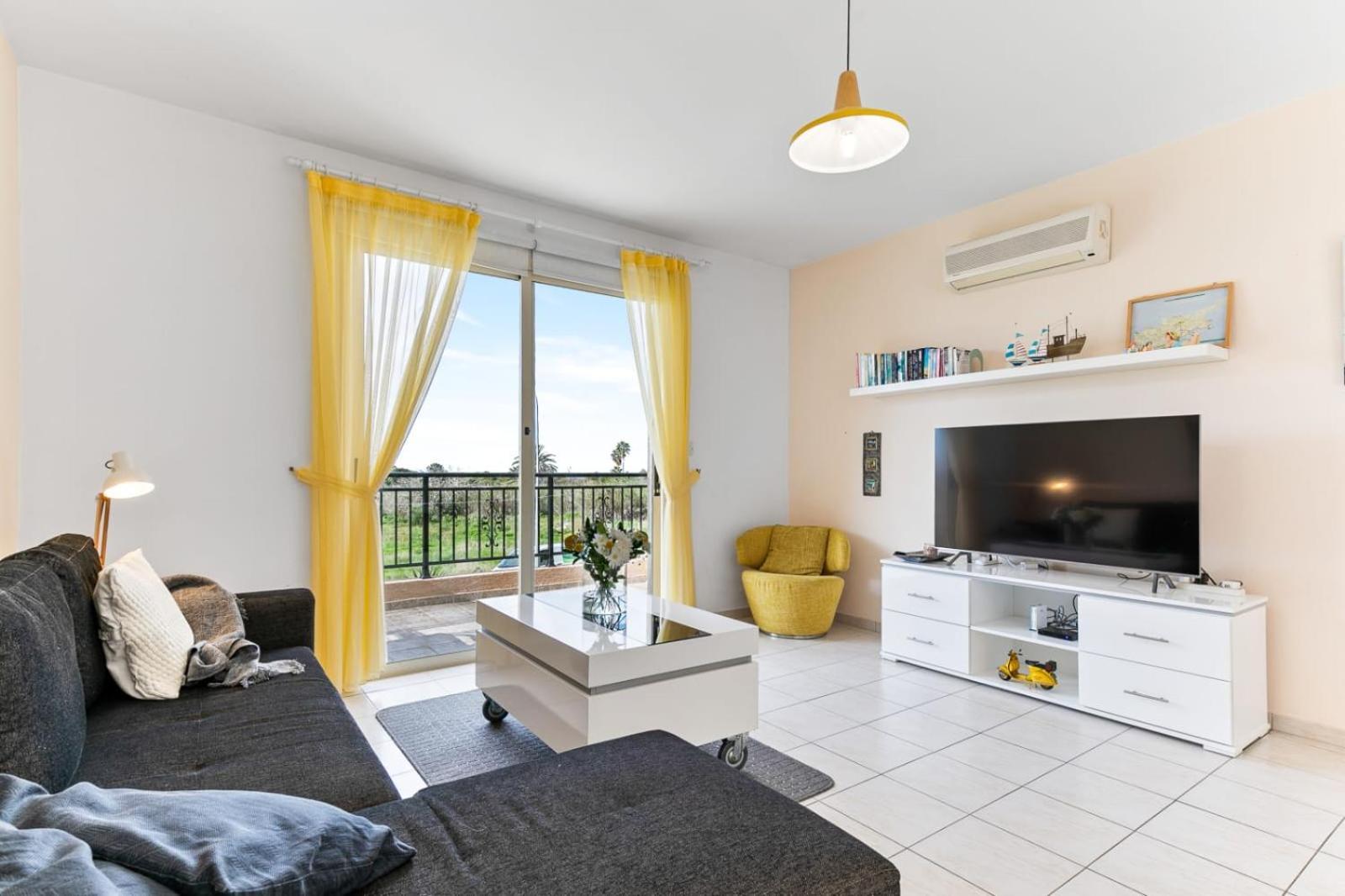 Sunny View - A Stunning Apartment With Private Rooftop Paphos Buitenkant foto