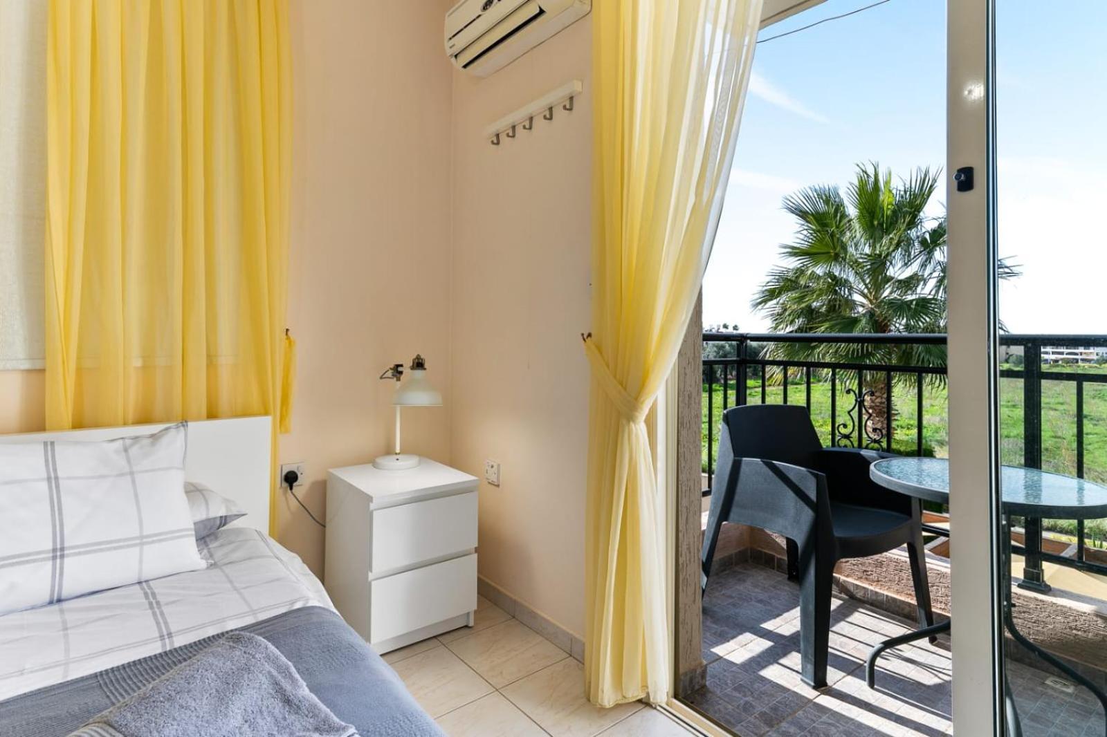 Sunny View - A Stunning Apartment With Private Rooftop Paphos Buitenkant foto