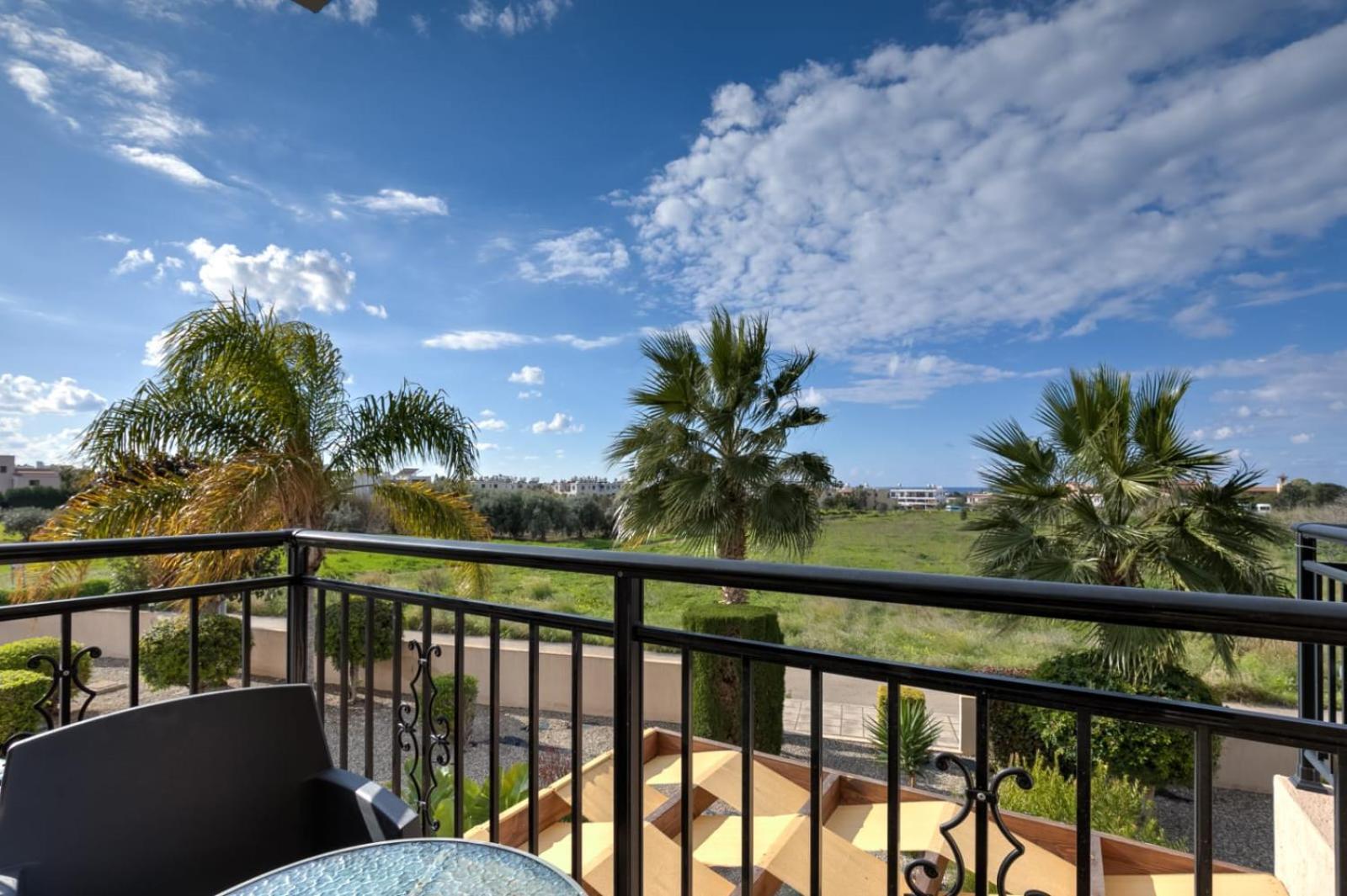 Sunny View - A Stunning Apartment With Private Rooftop Paphos Buitenkant foto