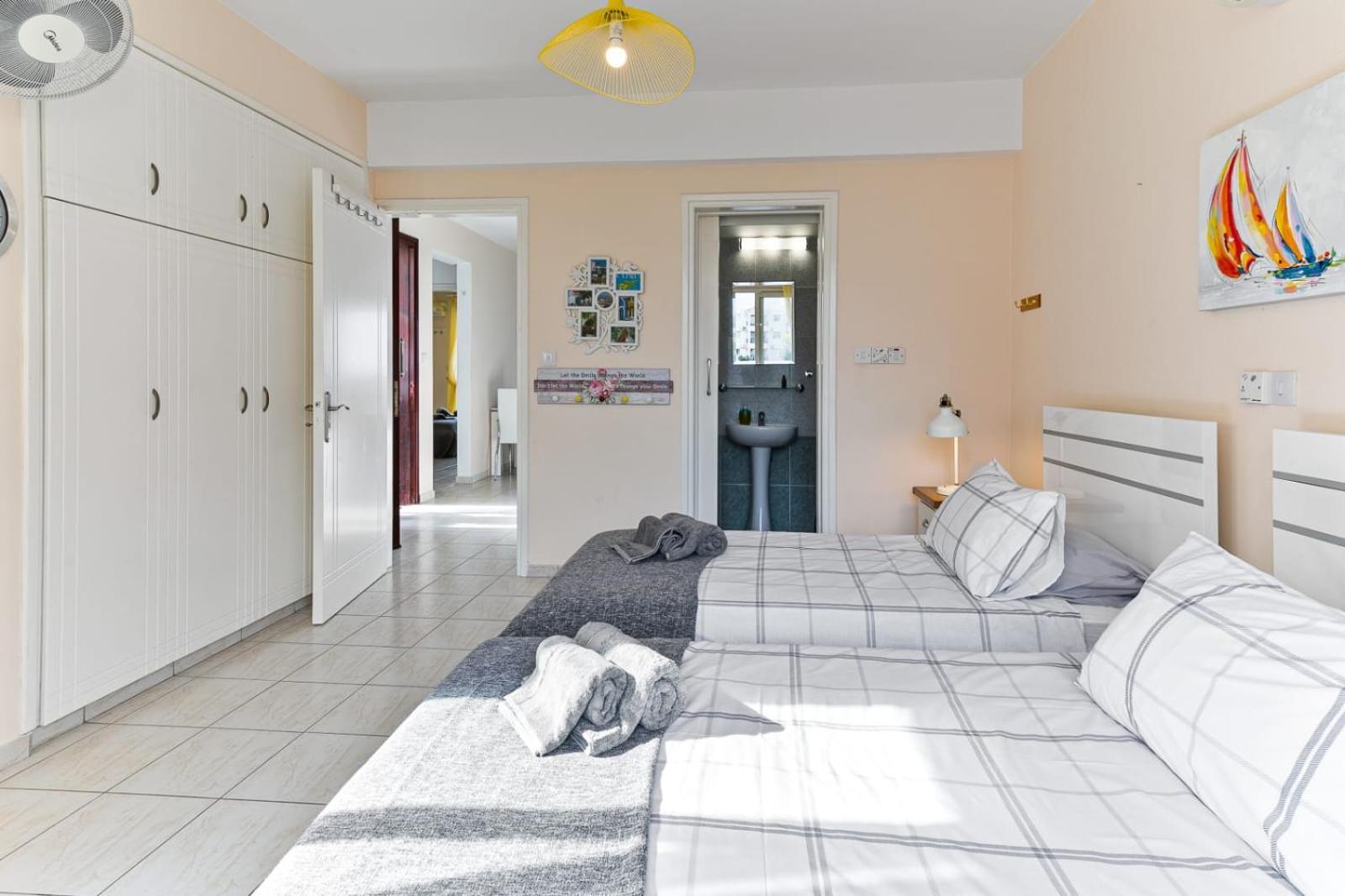 Sunny View - A Stunning Apartment With Private Rooftop Paphos Buitenkant foto